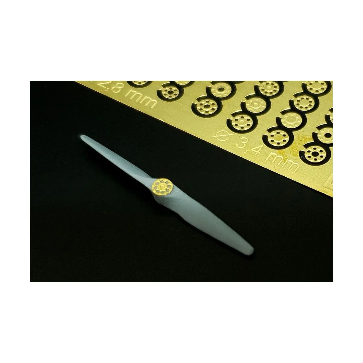 Propeller flangers (for wooden propellers), 1/72 - Brengun BRL72283