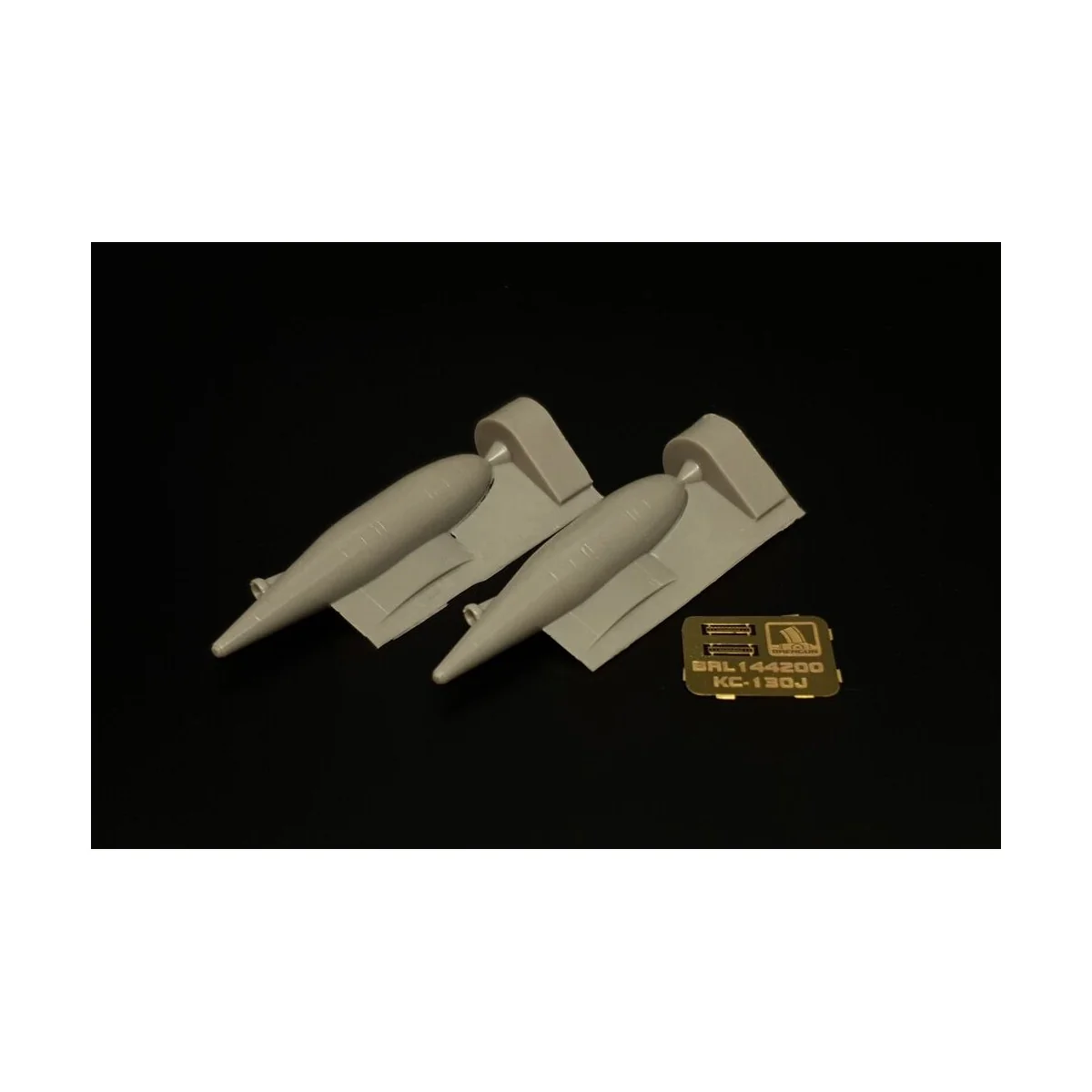 Refueling pod KC-130J (2pcs), 1/144 - Brengun BRL144200
