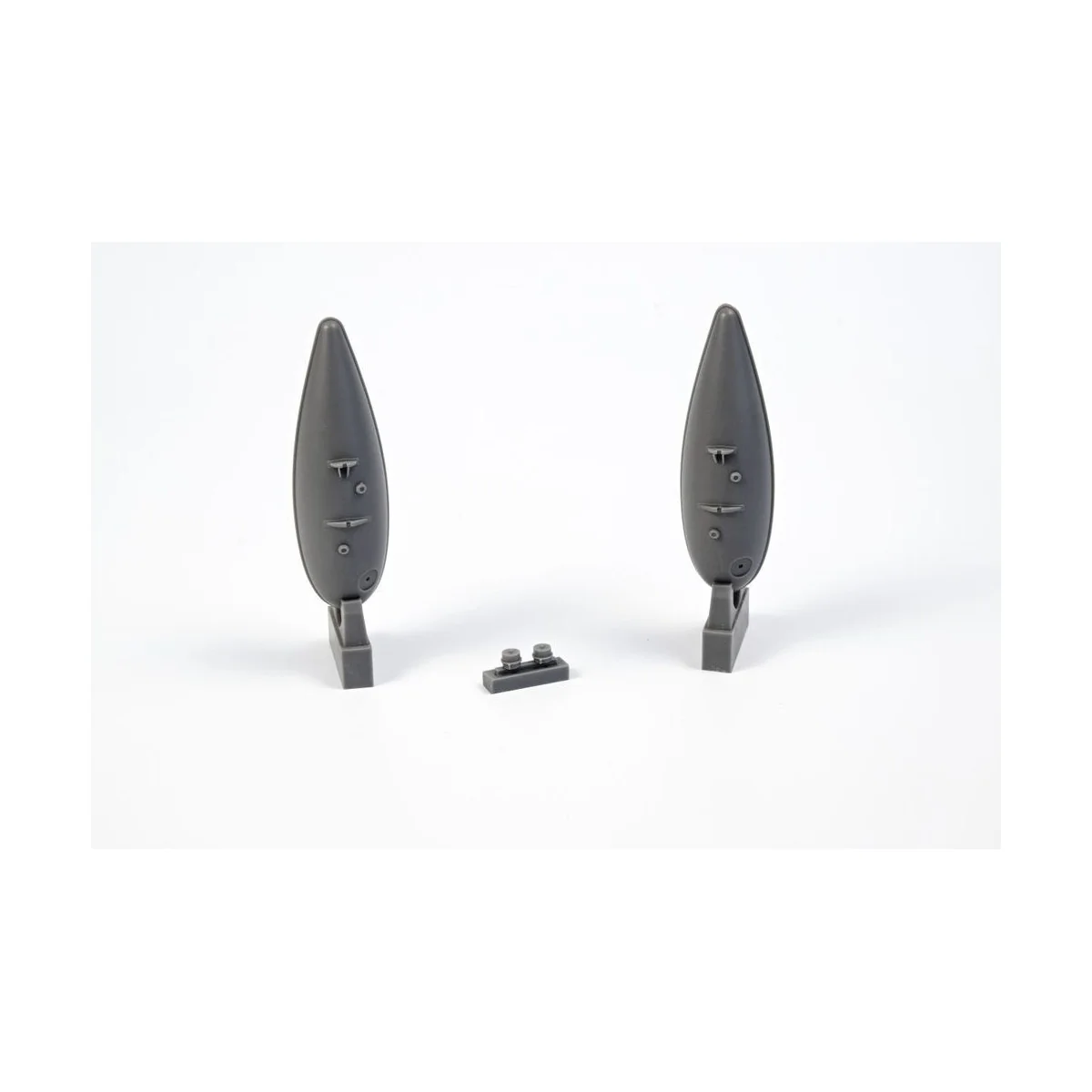 P-51D Mustang Metal Drop Tank w/jutting filler neck(2 pcs), 1/32 - ...