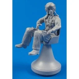 WW II Italian Fiat G-50 Sitting Pilot, 1/32 - CMK 129-F32315 2