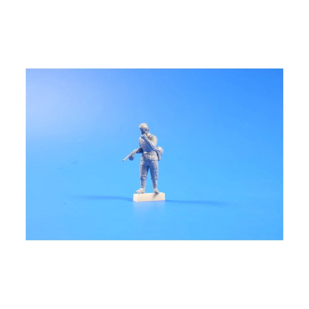 Soviet Soldier with Machinegun (1Fig.), 1/35 - CMK 129-F35225