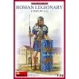 Roman Legionary. II century, 1/16 - MiniArt 16007