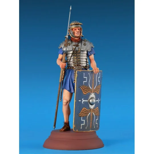 Roman Legionary. II century, 1/16 - MiniArt 16007