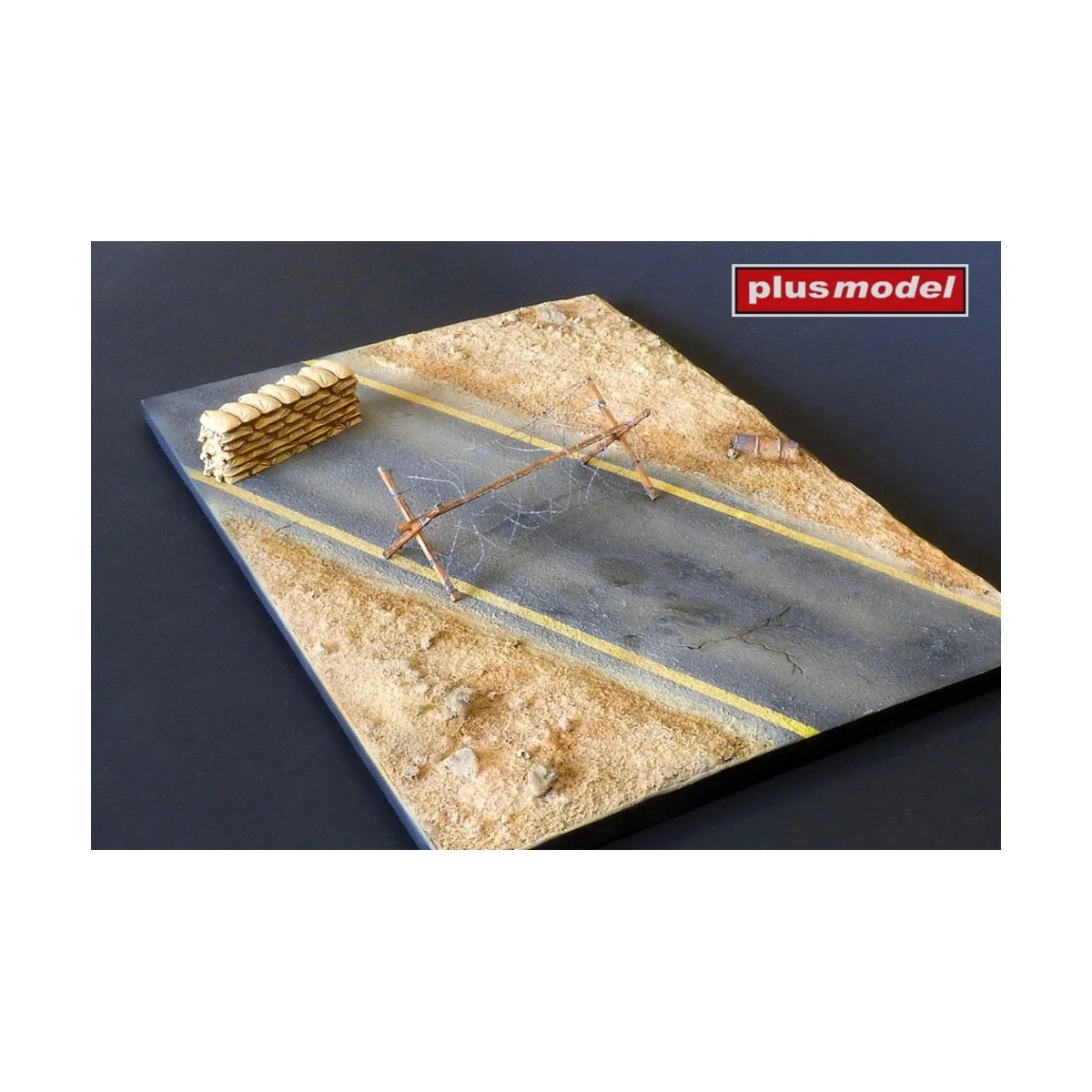 Display base – Road in the desert, 1/35 - Plus model 622