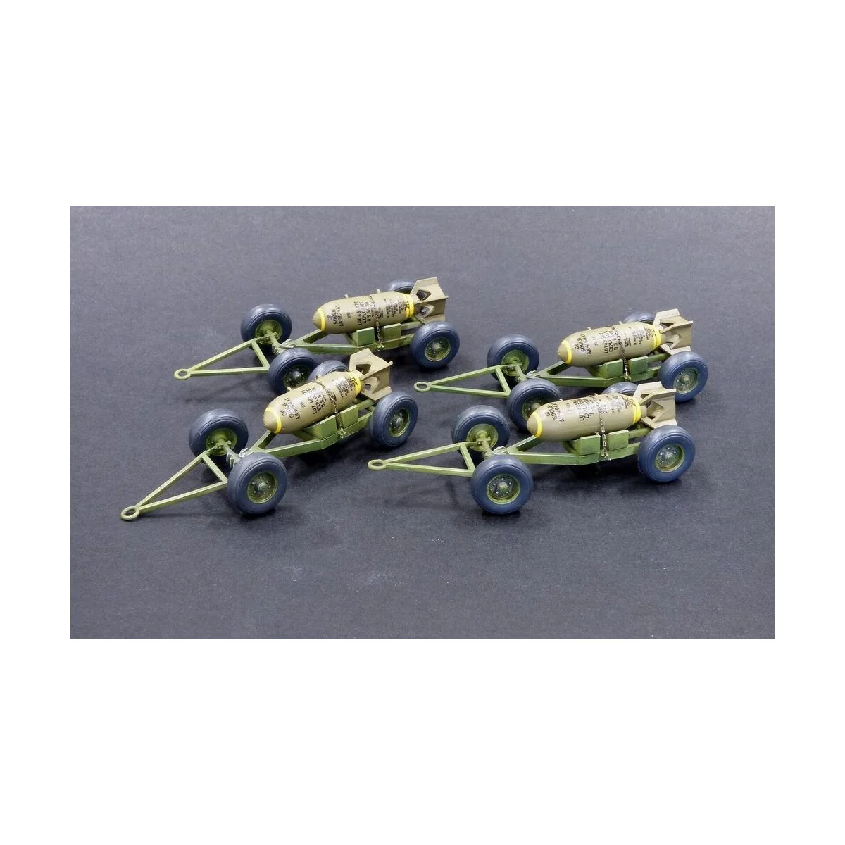 Bomb trailer Mk 2, 1/48 - Plus model AL4055