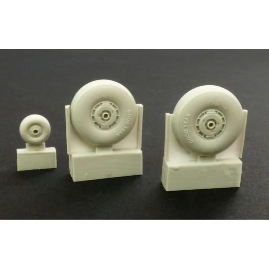 C-47 Skytrain wheels with cover, 1/72 - Plus model AL7044