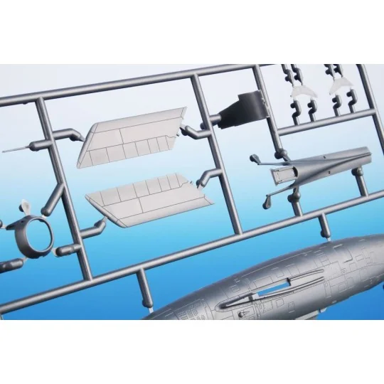 F-84F Thunderstreak ‘US Swept-wing Thunder’, 1/72 - Special Hobby 1...