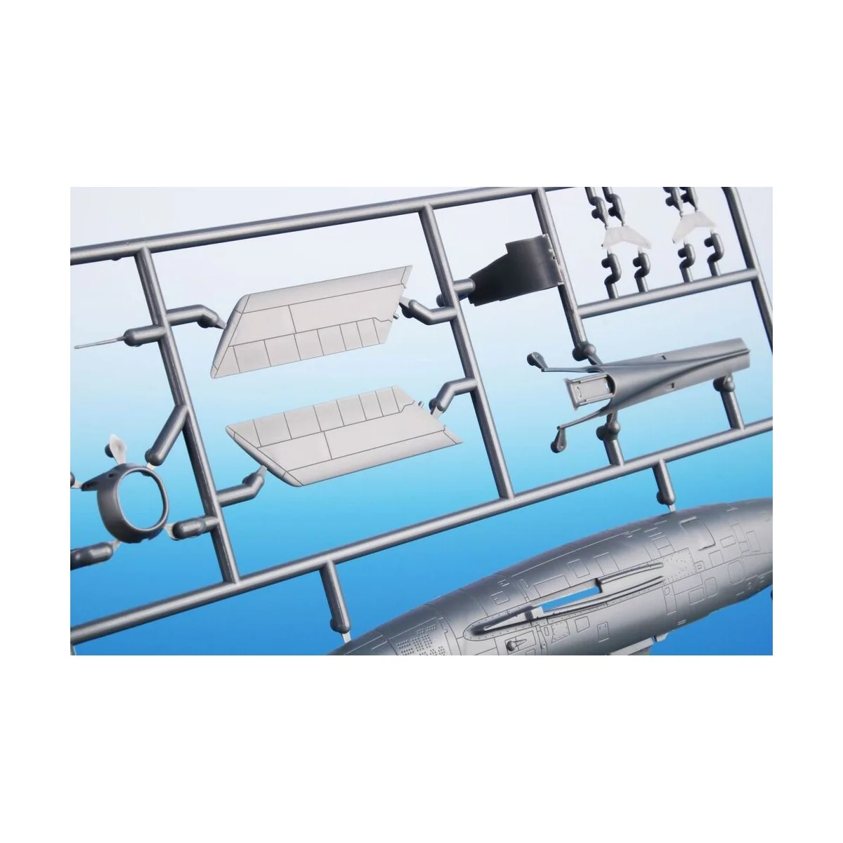 F-84F Thunderstreak ‘US Swept-wing Thunder’, 1/72 - Special Hobby 1...