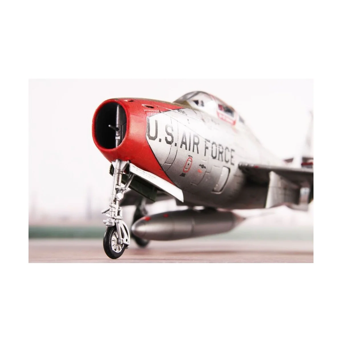 F-84F Thunderstreak ‘US Swept-wing Thunder’, 1/72 - Special Hobby 1...