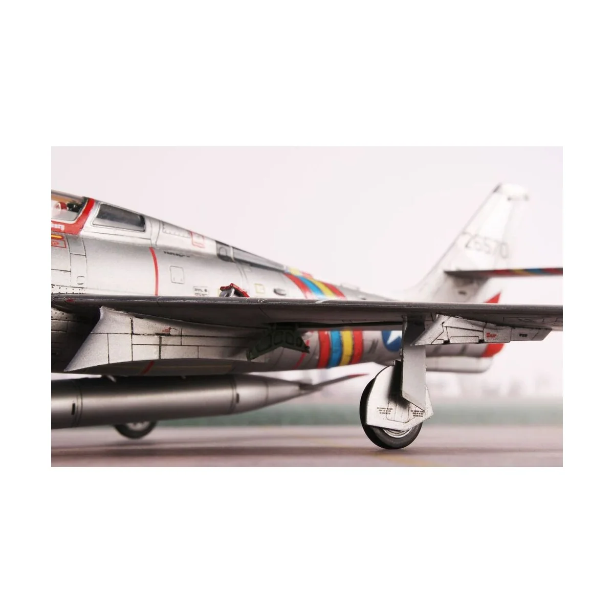 F-84F Thunderstreak ‘US Swept-wing Thunder’, 1/72 - Special Hobby 1...
