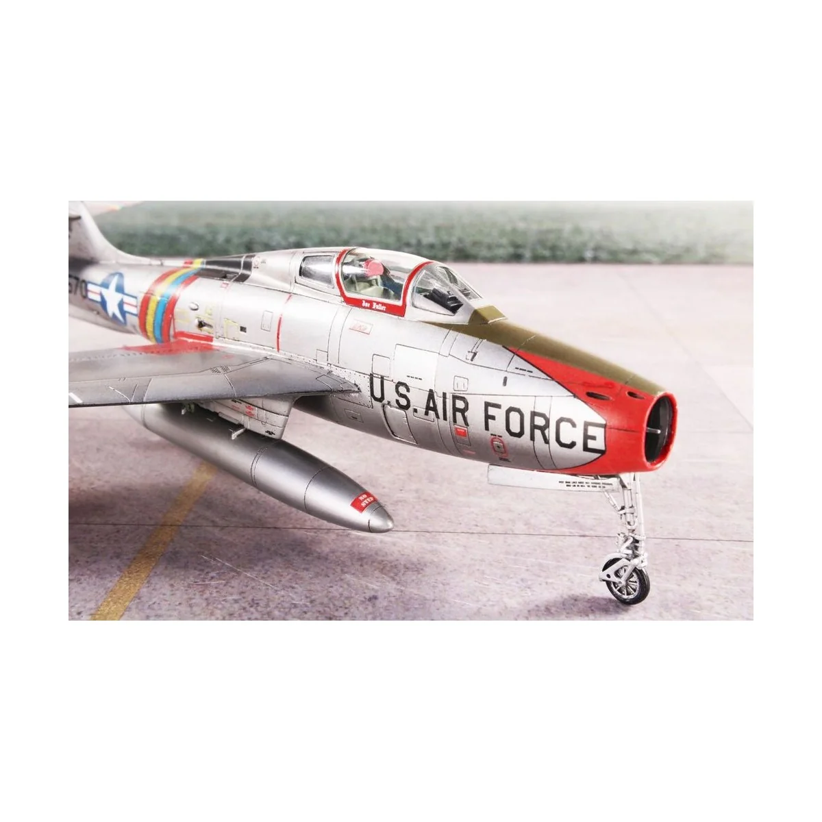 F-84F Thunderstreak ‘US Swept-wing Thunder’, 1/72 - Special Hobby 1...