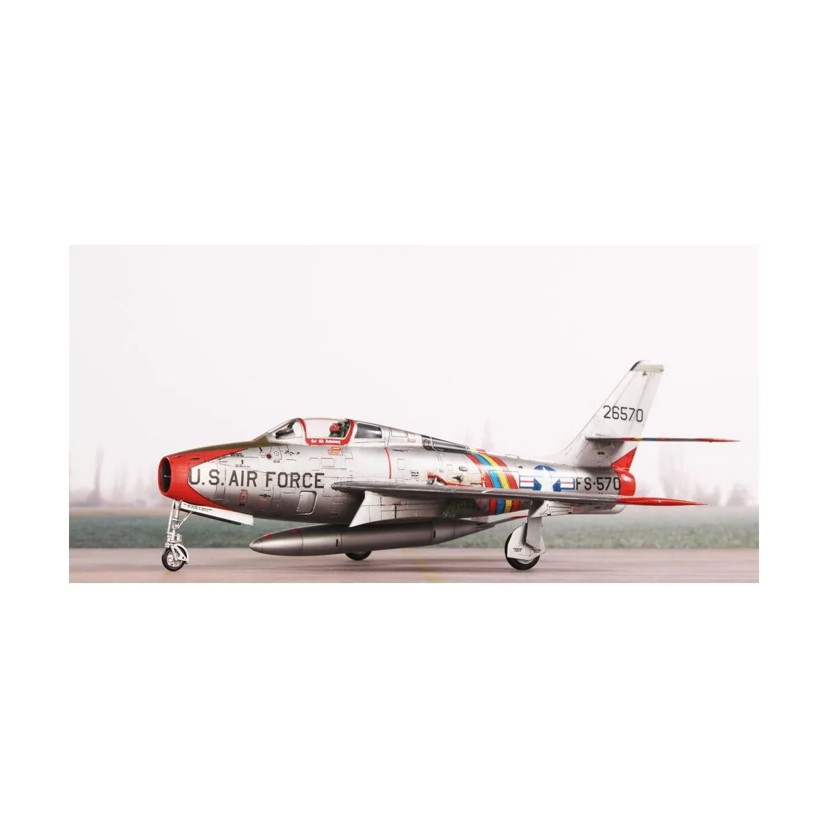 F-84F Thunderstreak ‘US Swept-wing Thunder’, 1/72 - Special Hobby 1...