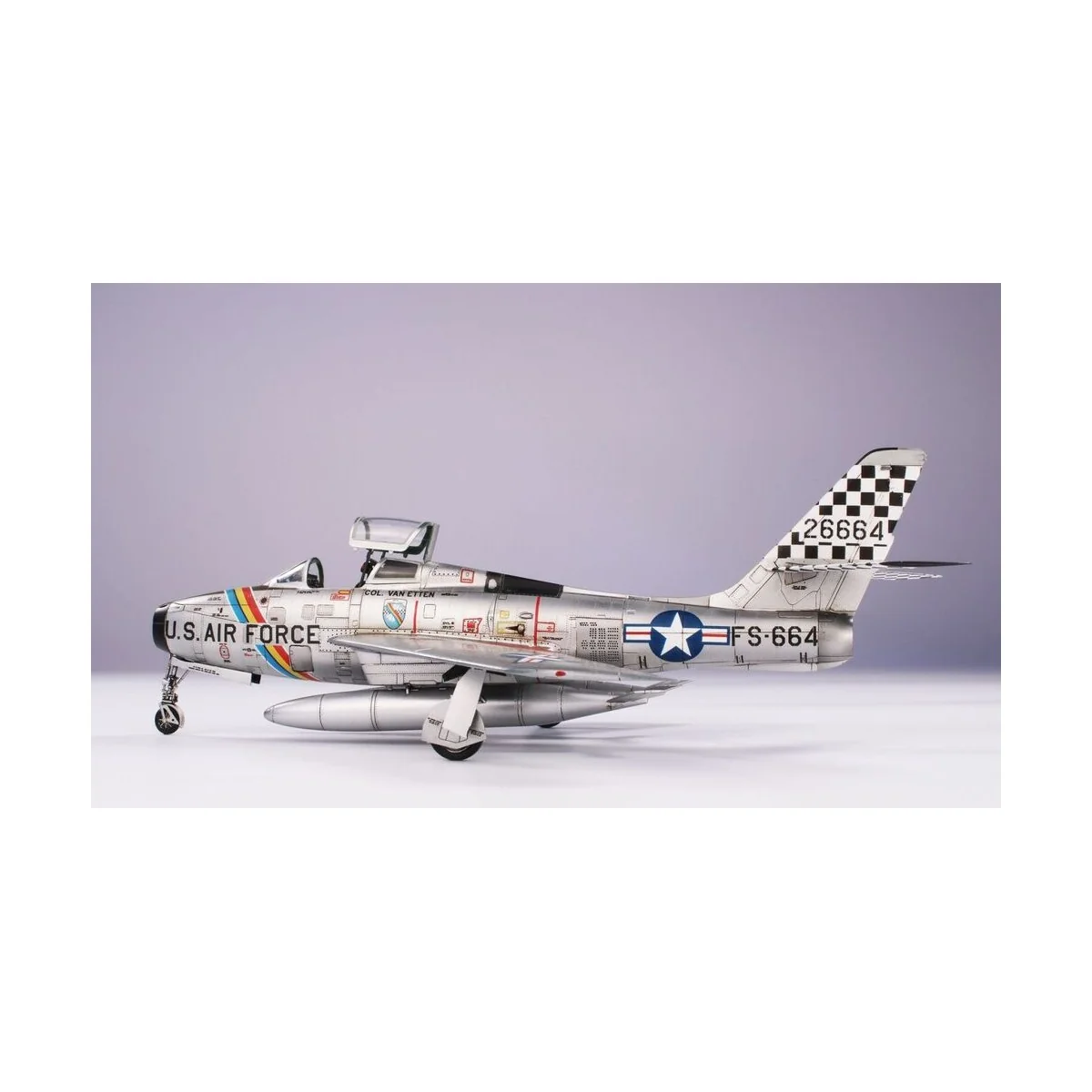 F-84F Thunderstreak ‘US Swept-wing Thunder’, 1/72 - Special Hobby 1...