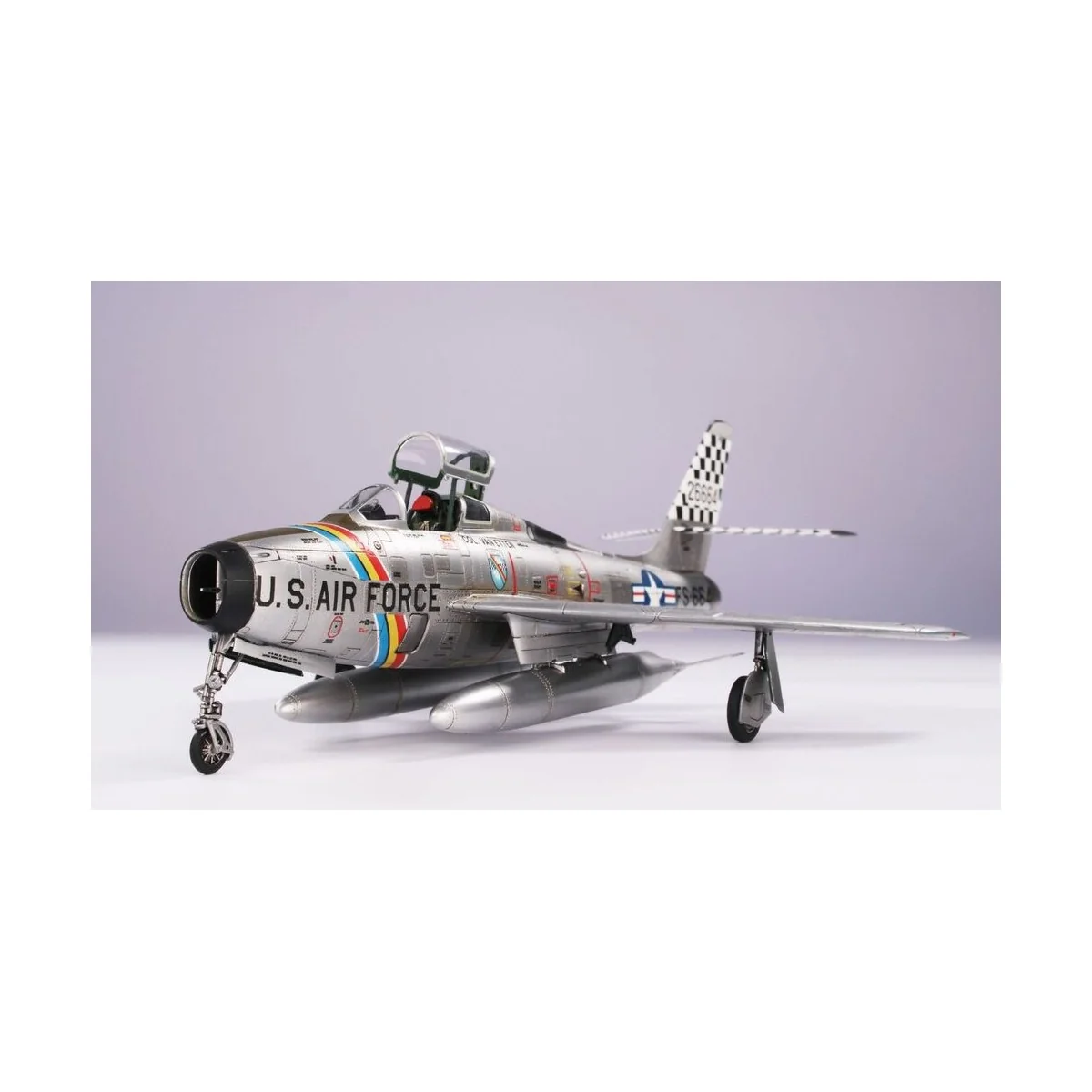 F-84F Thunderstreak ‘US Swept-wing Thunder’, 1/72 - Special Hobby 1...