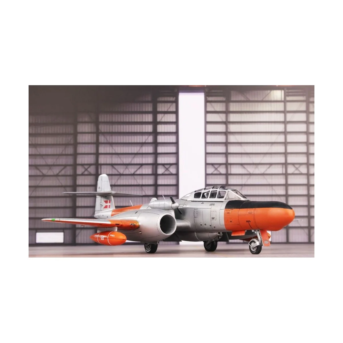 Gloster Meteor TT Mk.20, 1/72 - Special Hobby 100-SH72487