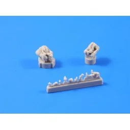 WWII German pilots at rest (2 fig), 1/72 - CMK 129-F72229 2