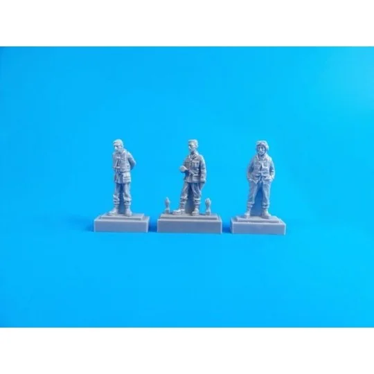 Barracuda Crew Members-Standing (3 fig.), 1/72 - CMK 129-F72326