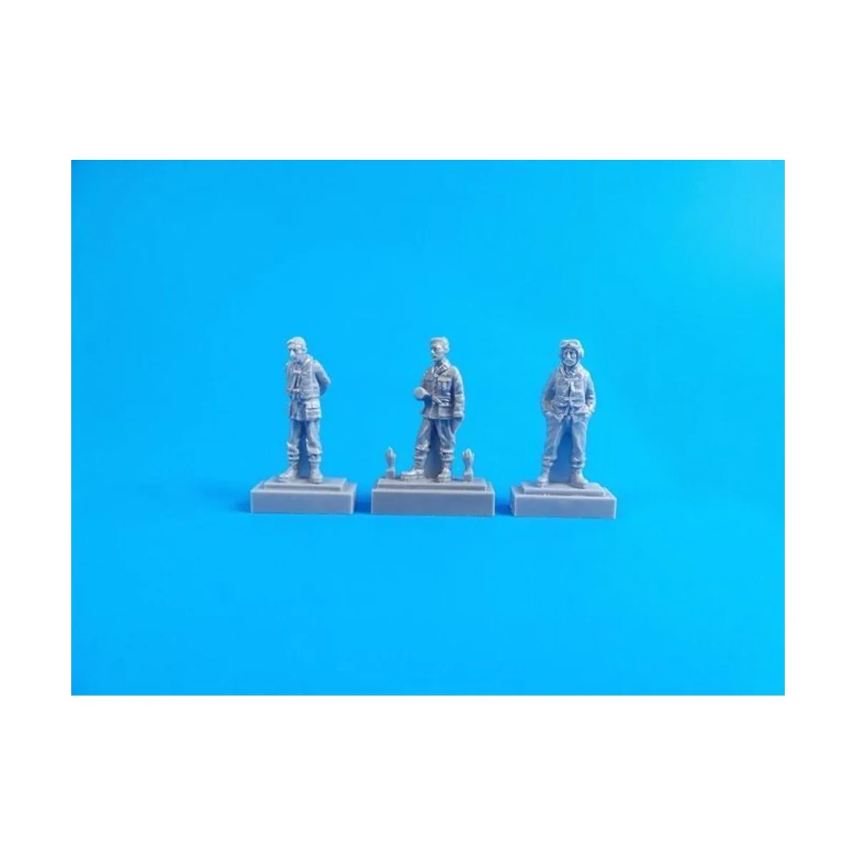 Barracuda Crew Members-Standing (3 fig.), 1/72 - CMK 129-F72326