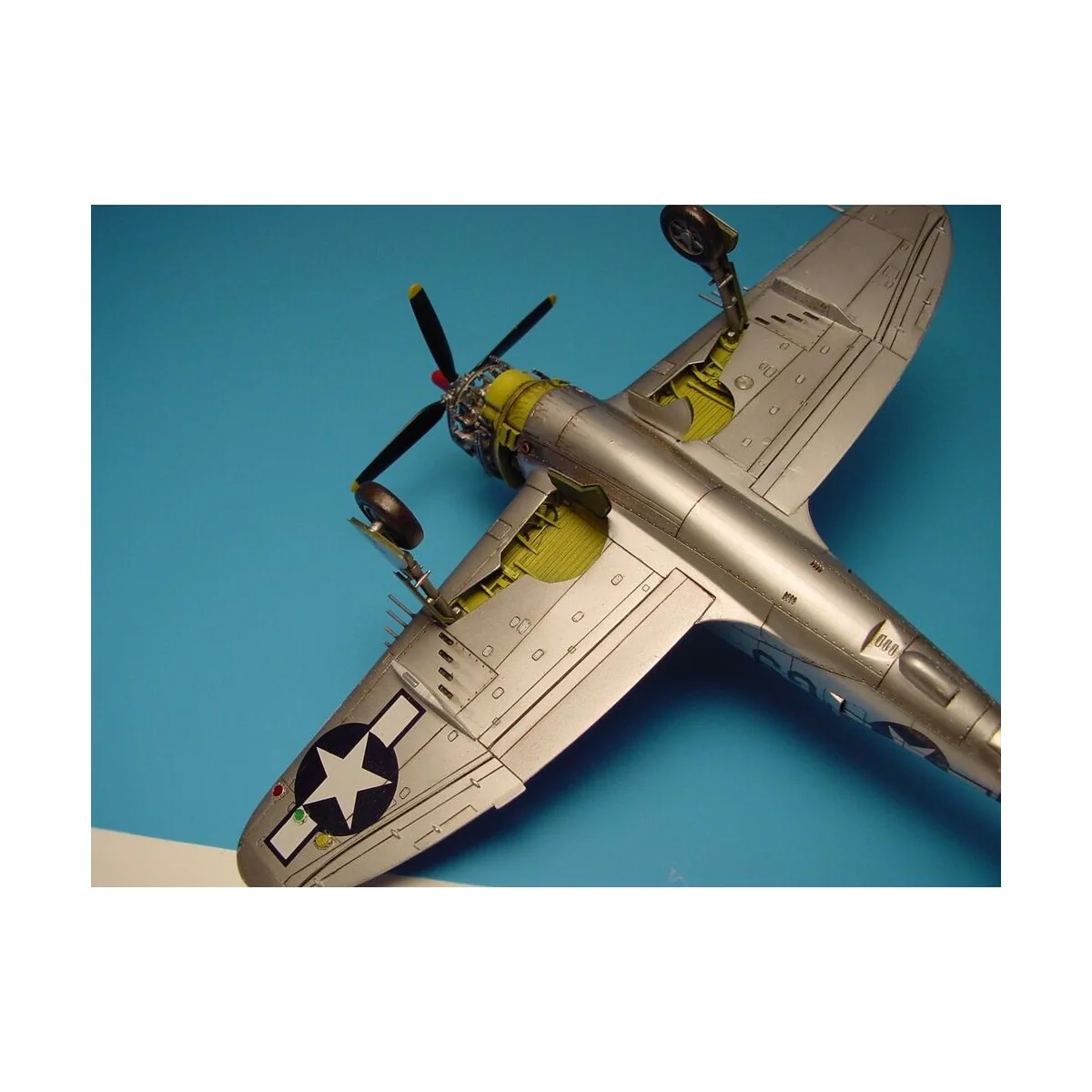 P-47 Thunderbolt wheel bays for ACADEMY, 1/72 - Aires 7055
