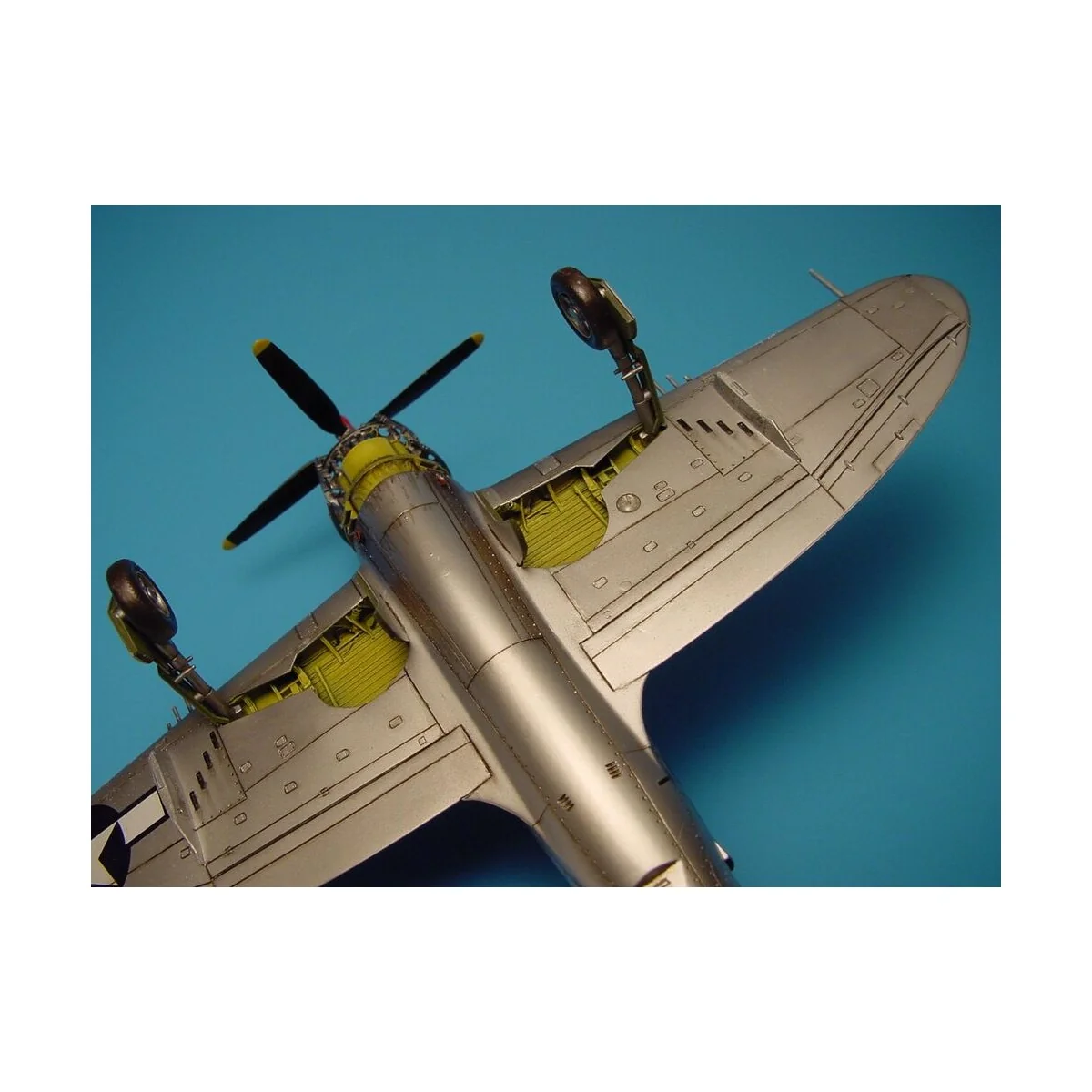 P-47 Thunderbolt wheel bays for ACADEMY, 1/72 - Aires 7055