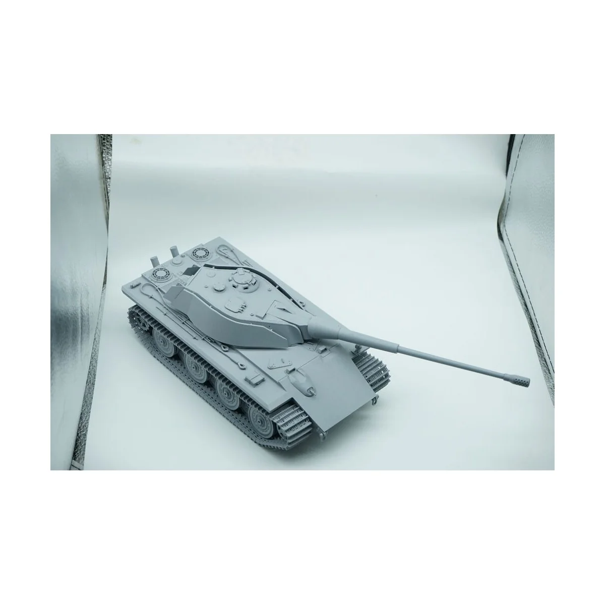Fist of War German E60 ausf.D 12.8cm tank late type, 1/35 - Modelco...