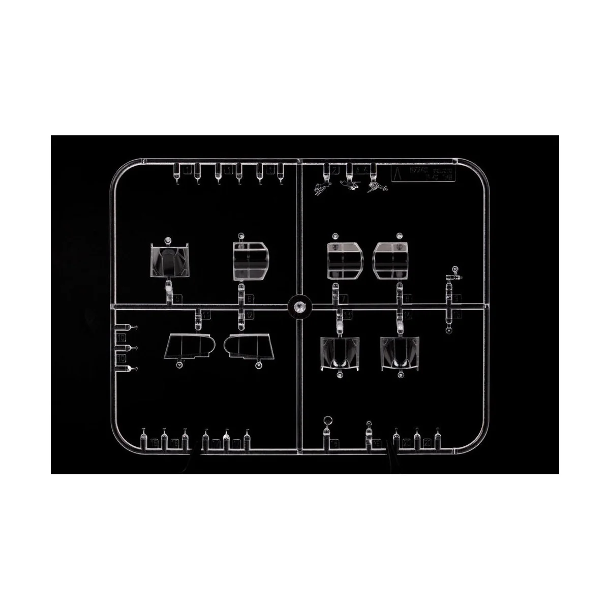 P-40E Warhawk - Eduard Plastic Kits 84207
