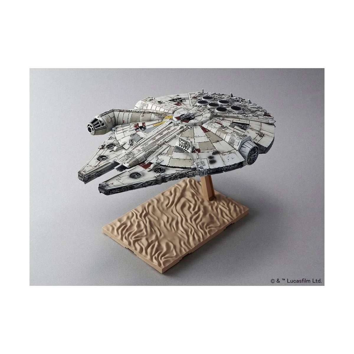 Bandai Millennium Falcon, 1/144 - Revell 1211 Bandai Millennium Falcon, 1/144 - Revell 1211