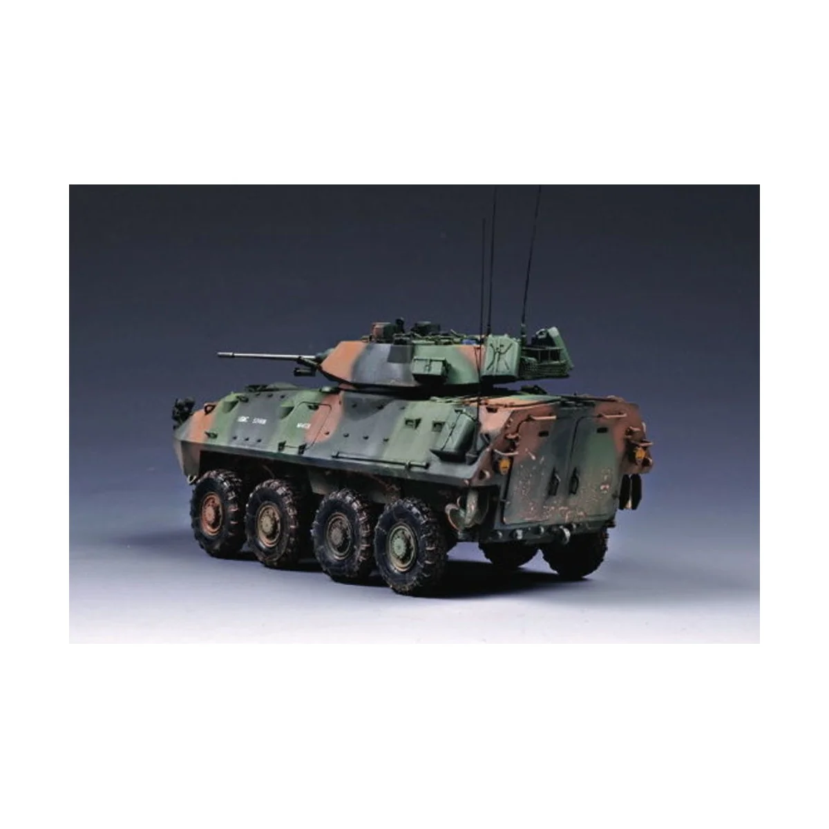 USMC LAV-25 ''Piranha 2'', 1/35 - Trumpeter 00349