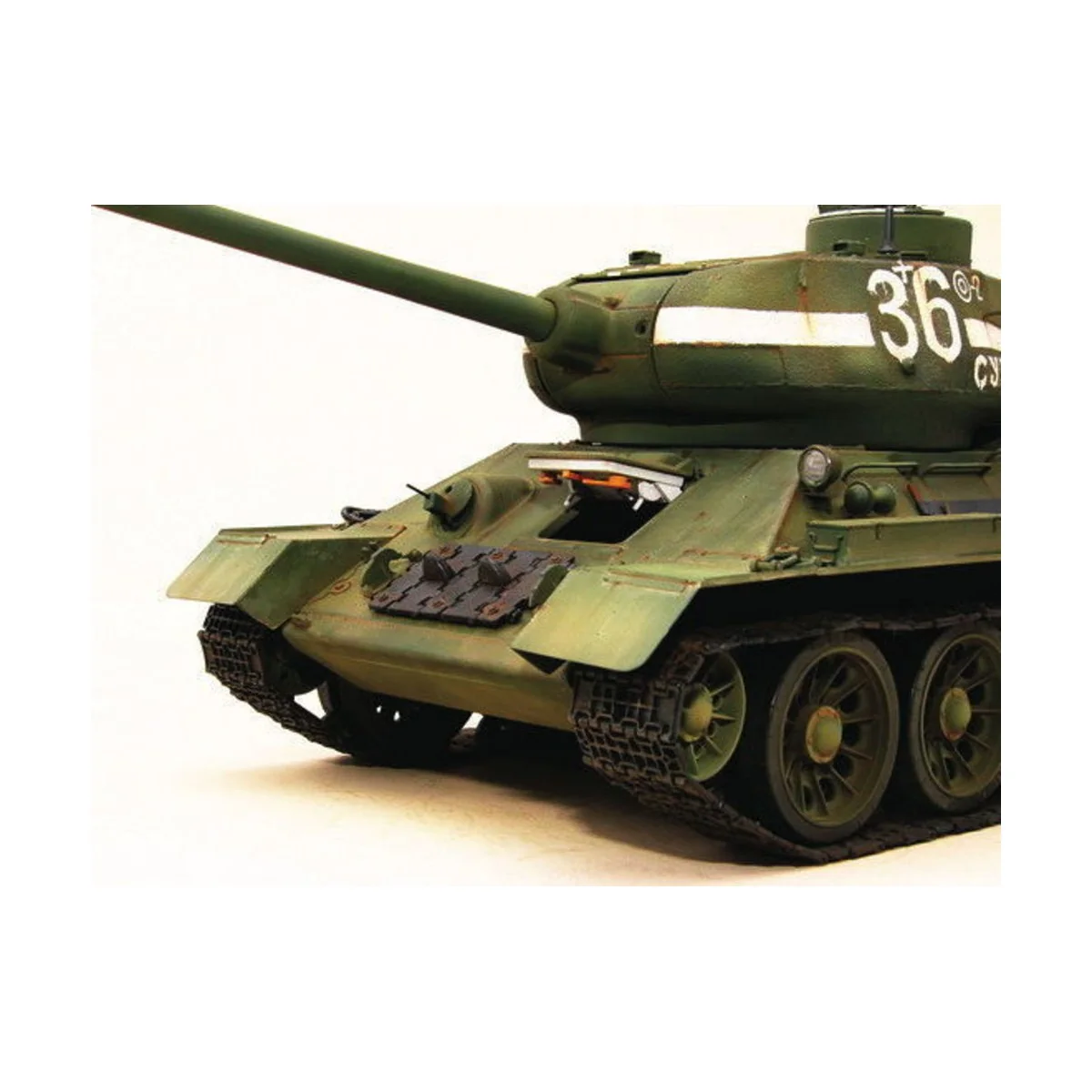 T-34/85 1944 Baunummer 183, 1/16 - Trumpeter 00902