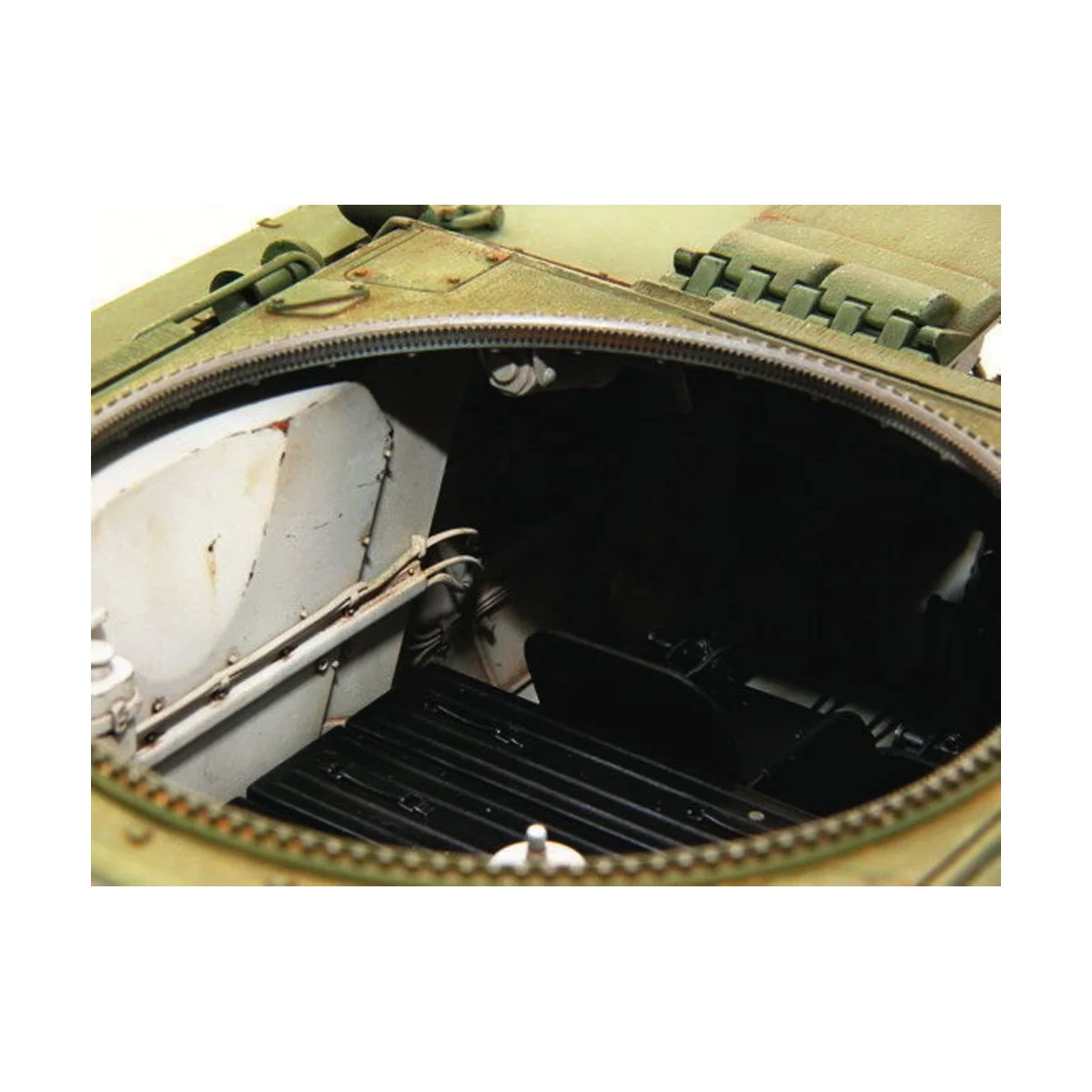 T-34/85 1944 Baunummer 183, 1/16 - Trumpeter 00902