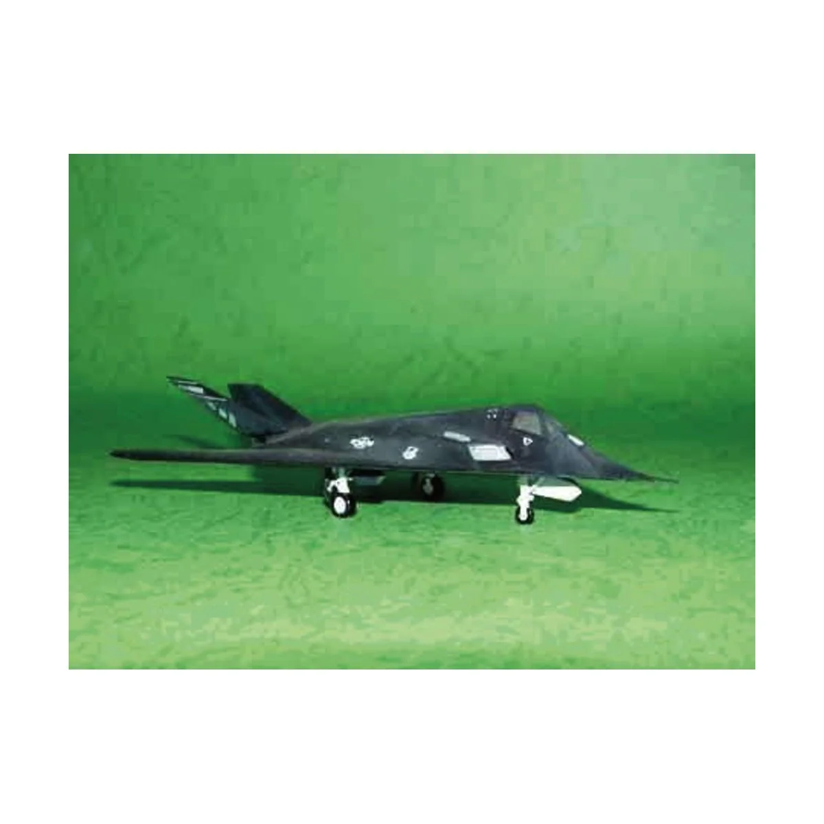 Lockheed F-117 A Night Hawk, 1/144 - Trumpeter 01330