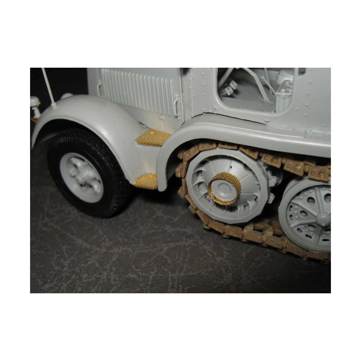 2 cm Flakvierling 38 Selbstfahrlafette (Sd.Kfz.7/1 early version), ...