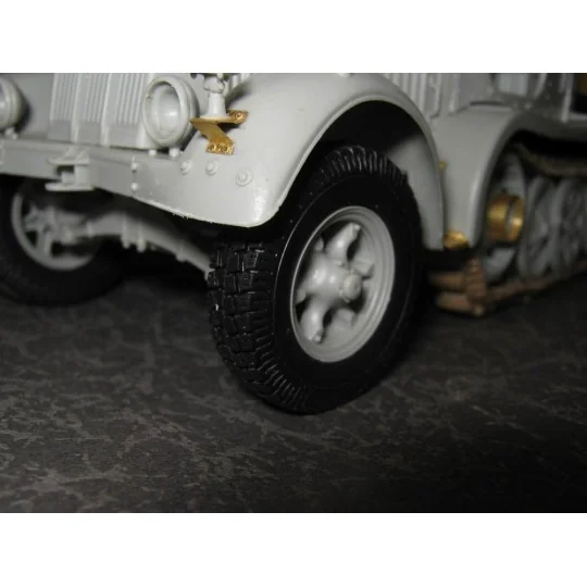 2 cm Flakvierling 38 Selbstfahrlafette (Sd.Kfz.7/1 early version), ...