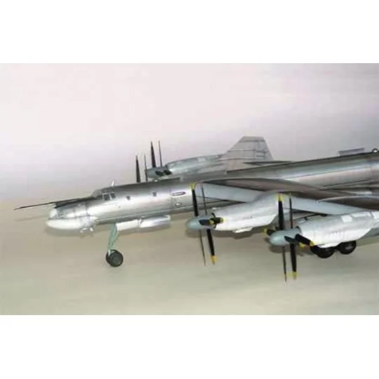 Tupolev Tu-95 MS Bear-H, 1/72 - Trumpeter 01601