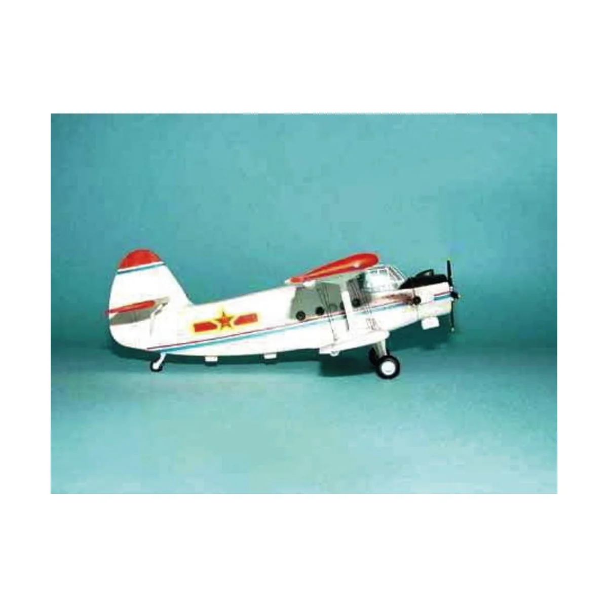 Antonov An-2 Colt / Nanchang Y-5, 1/72 - Trumpeter 01602