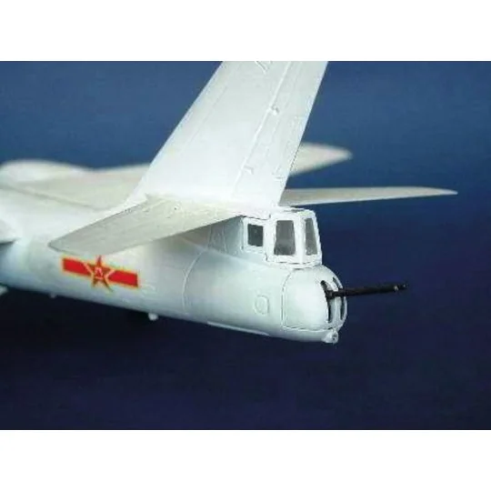 Harbin H-5 Bomber, 1/72 - Trumpeter 01603