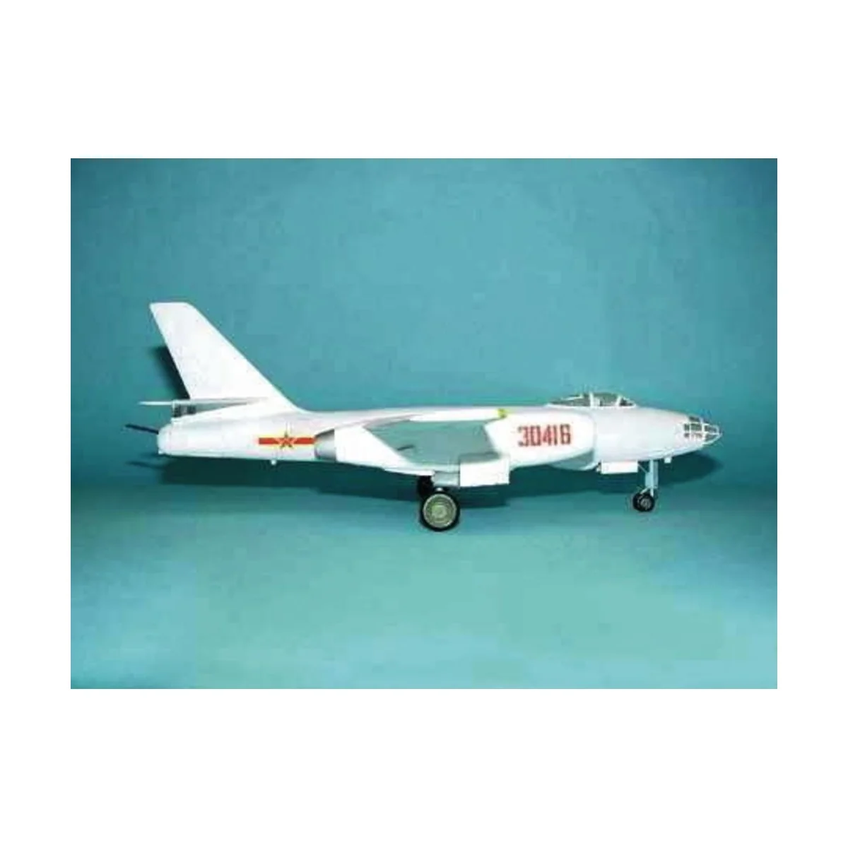 Harbin H-5 Bomber, 1/72 - Trumpeter 01603