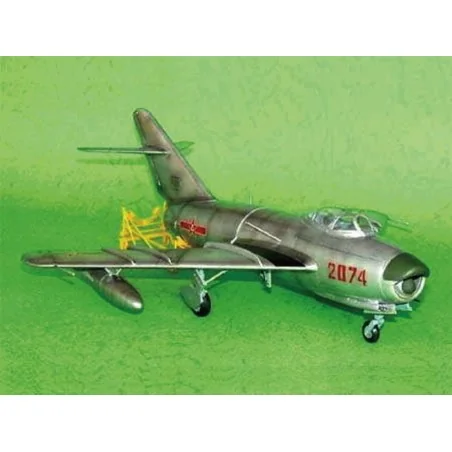 MiG-17 PF Fresco, 1/32 - Trumpeter 02206