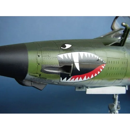 Republic F-105 G Wild Weasel, 1/32 - Trumpeter 02202