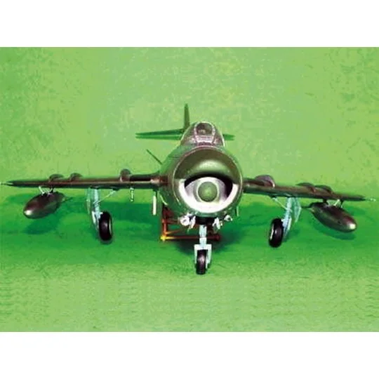 MiG-17 PF Fresco, 1/32 - Trumpeter 02206