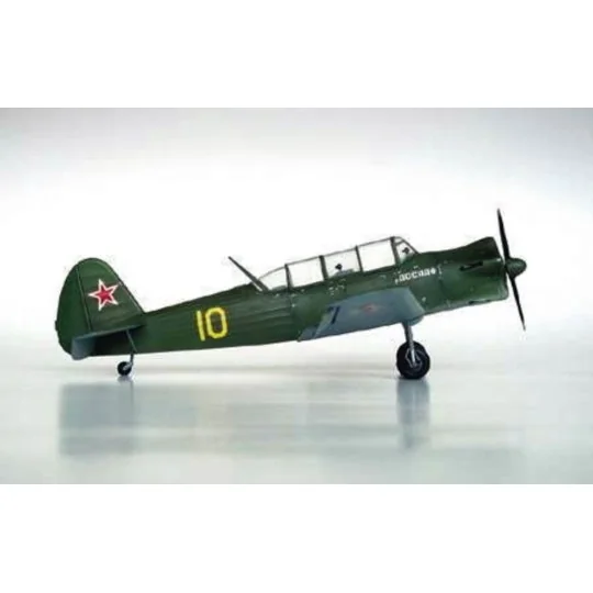 Jakowlew Jak-18 Max, 1/32 - Trumpeter 02213