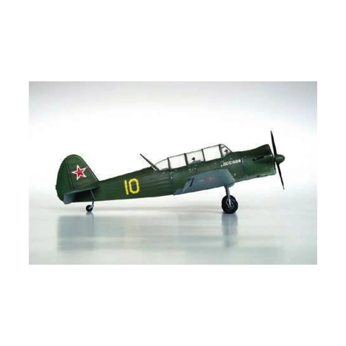 Jakowlew Jak-18 Max, 1/32 - Trumpeter 02213