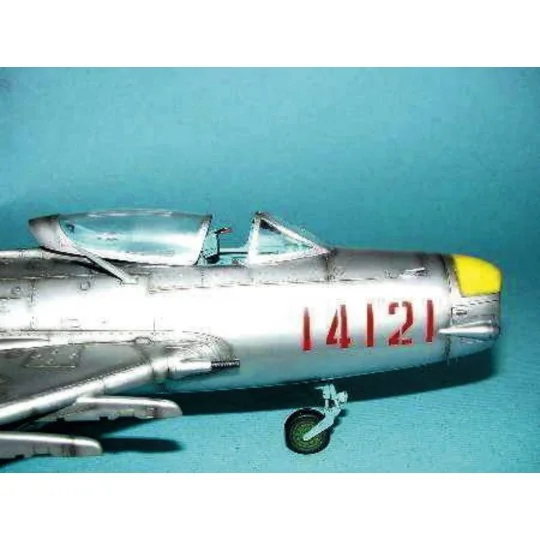 MiG-19 PM Farmer E/Shenyang F-6B, 1/32 - Trumpeter 02209