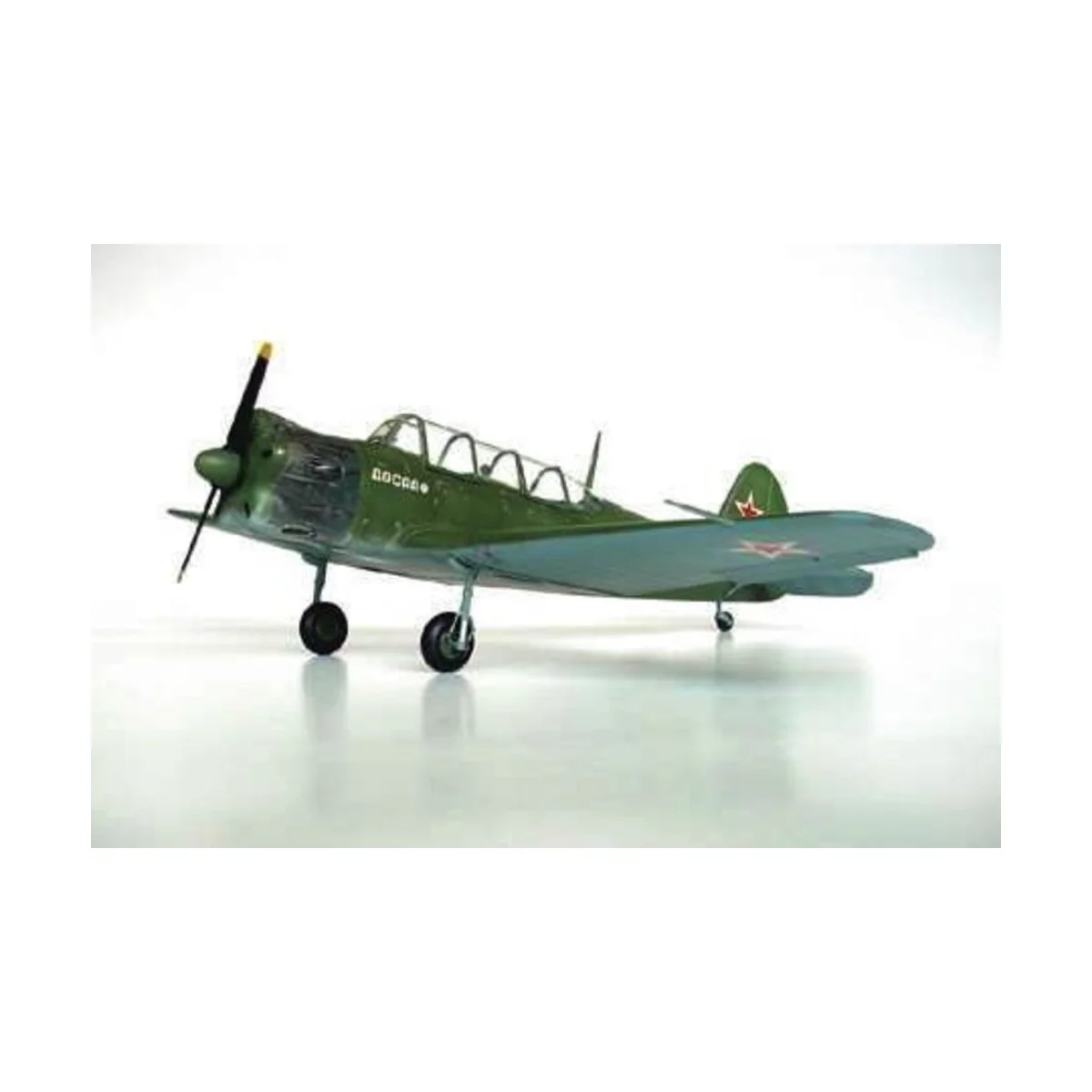 Jakowlew Jak-18 Max, 1/32 - Trumpeter 02213