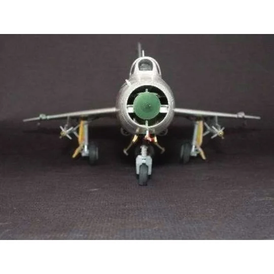 Shenyang F-7 II, 1/32 - Trumpeter 02216