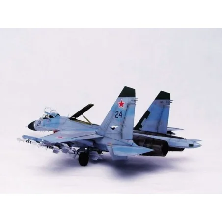 Sukhoi Su-27 Flanker B, 1/32 - Trumpeter 02224