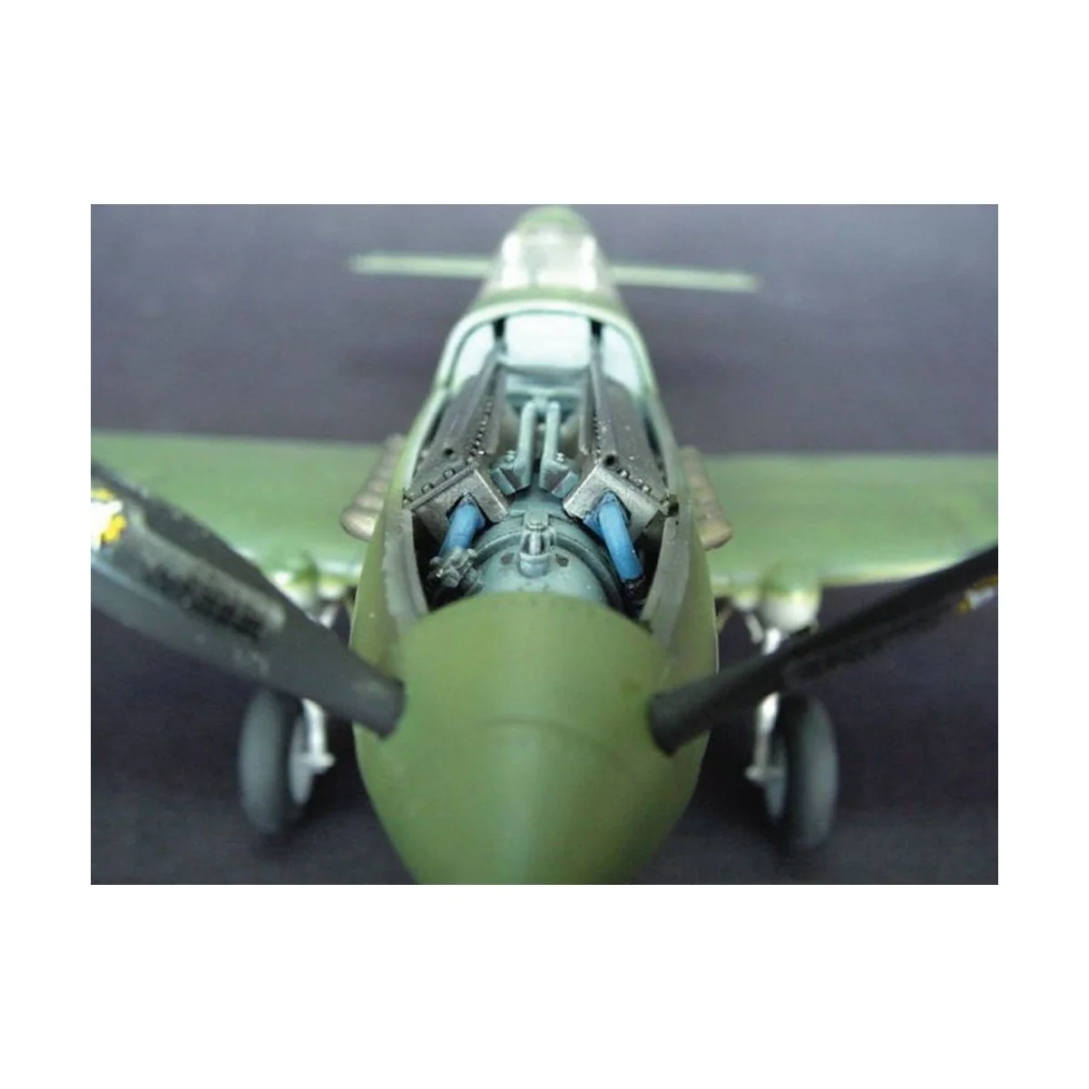 Curtiss P-40B Warhawk, 1/32 - Trumpeter 02228