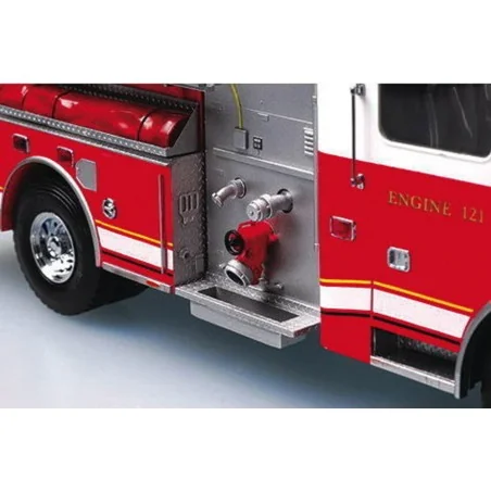 American LaFrance Eagle Fire Pumper 2002, 1/25 - Trumpeter 02506
