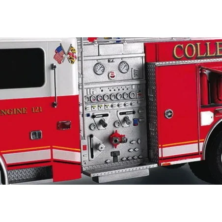 American LaFrance Eagle Fire Pumper 2002, 1/25 - Trumpeter 02506