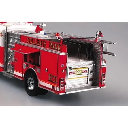 American LaFrance Eagle Fire Pumper 2002, 1/25 - Trumpeter 02506
